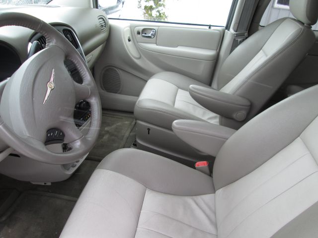 Chrysler Town and Country 3.5 MiniVan