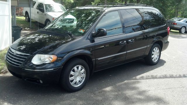 Chrysler Town and Country 3.5 MiniVan