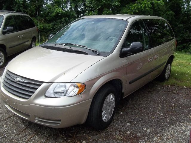 Chrysler Town and Country 2005 photo 6
