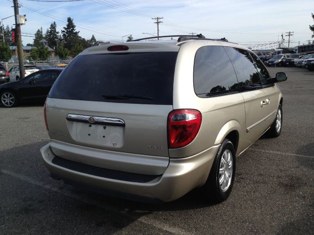 Chrysler Town and Country 3.5 MiniVan
