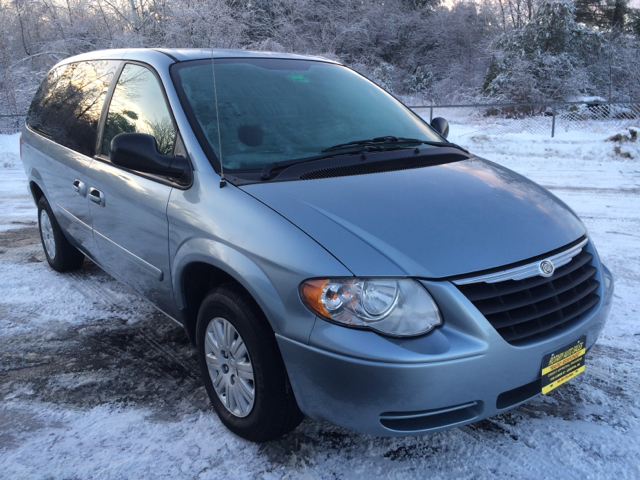 Chrysler Town and Country 2005 photo 4