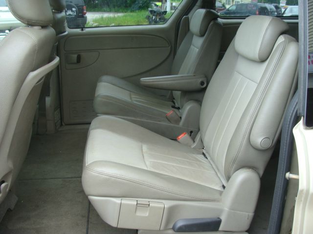 Chrysler Town and Country 3.5 MiniVan