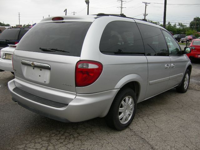 Chrysler Town and Country 3.5 MiniVan