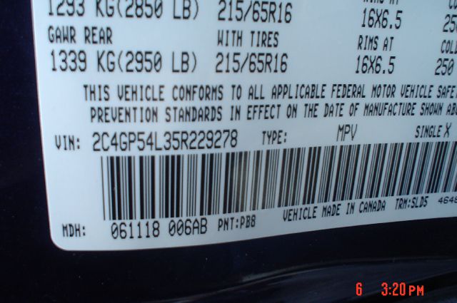 Chrysler Town and Country 2005 photo 15