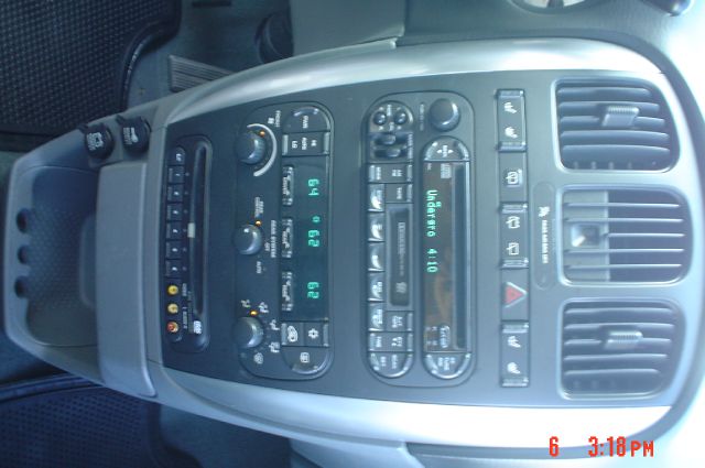 Chrysler Town and Country 2005 photo 19