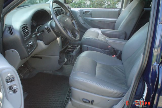 Chrysler Town and Country 2005 photo 21