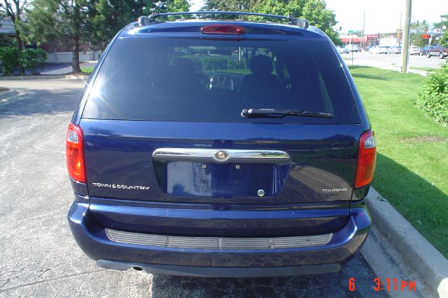 Chrysler Town and Country 2005 photo 26