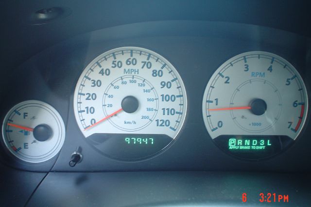 Chrysler Town and Country 2005 photo 29