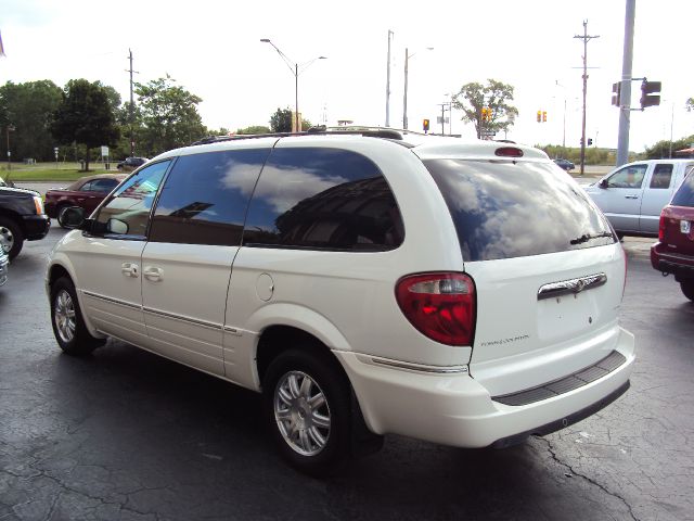 Chrysler Town and Country 3.5 MiniVan