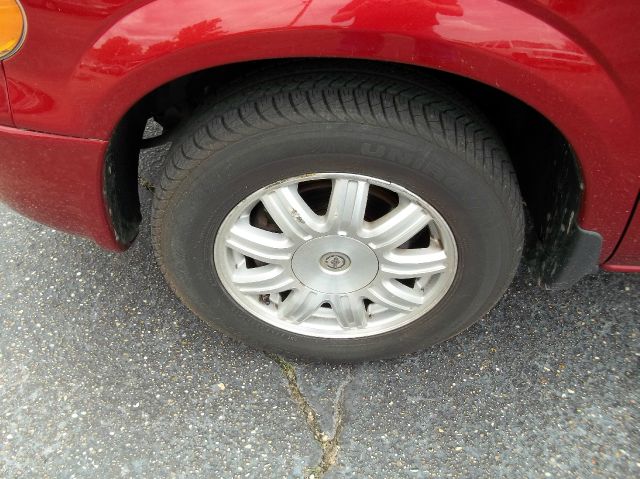 Chrysler Town and Country 2005 photo 5