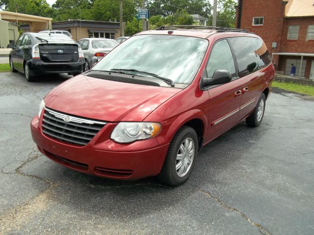 Chrysler Town and Country 2005 photo 6