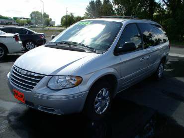 Chrysler Town and Country 2005 photo 6