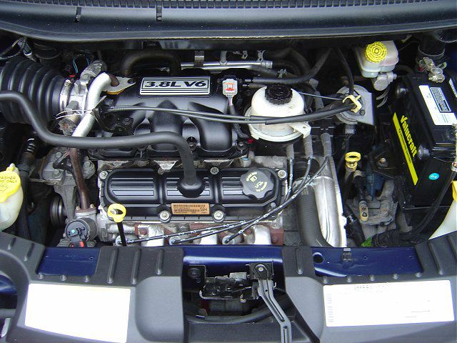 Chrysler Town and Country 2005 photo 10