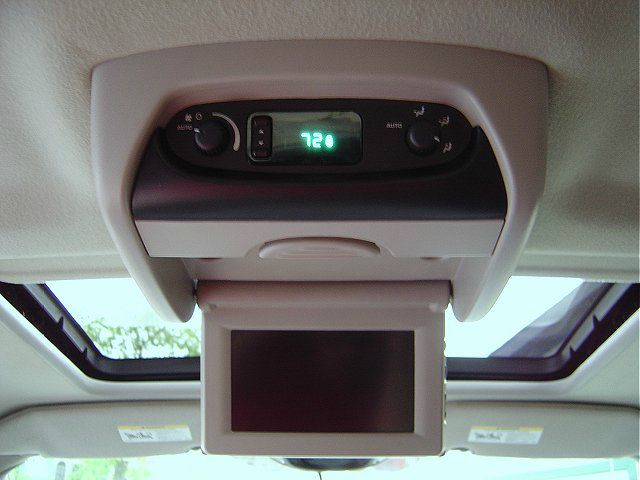 Chrysler Town and Country 2005 photo 4
