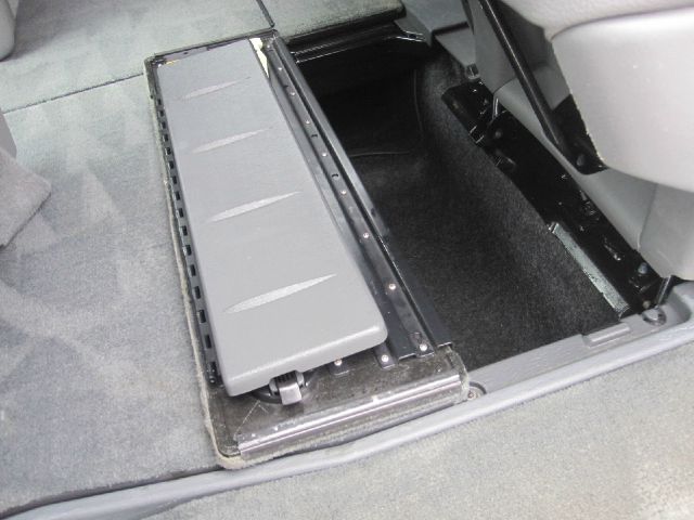 Chrysler Town and Country 2005 photo 5
