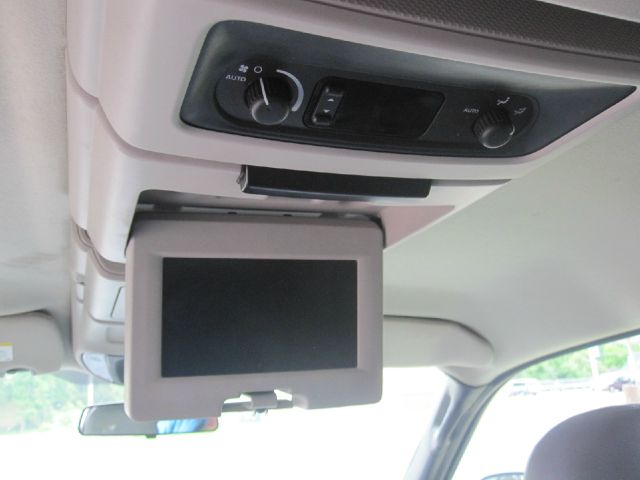 Chrysler Town and Country 2005 photo 7