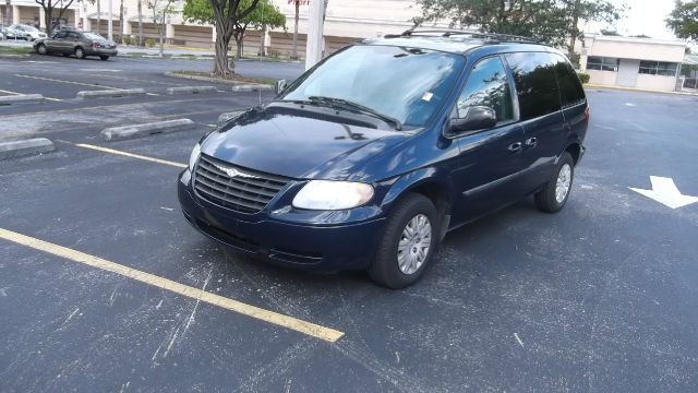 Chrysler Town and Country 2005 photo 6