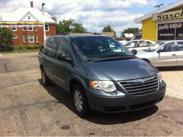 Chrysler Town and Country 3.5 MiniVan