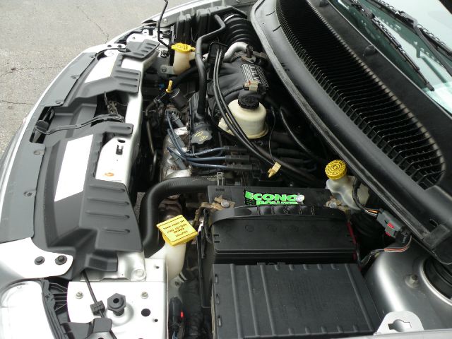 Chrysler Town and Country 2005 photo 10