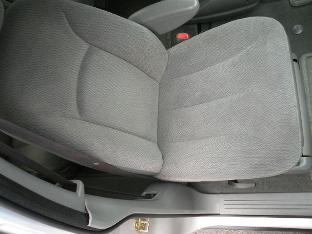 Chrysler Town and Country 2005 photo 15