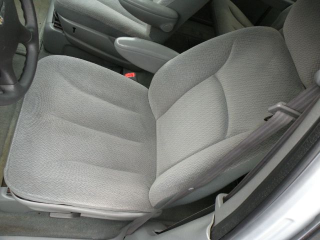 Chrysler Town and Country 2005 photo 26