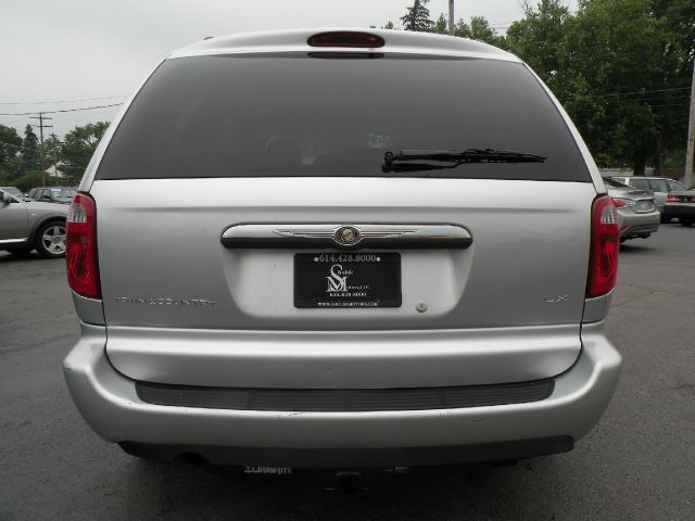 Chrysler Town and Country 2005 photo 6
