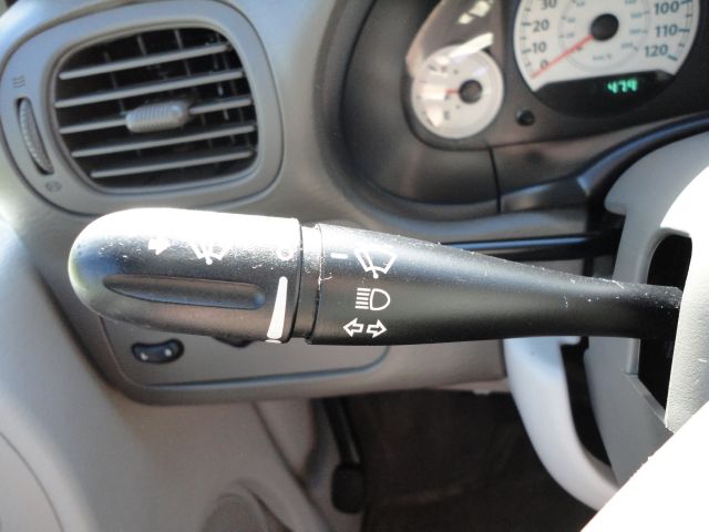 Chrysler Town and Country 2005 photo 14