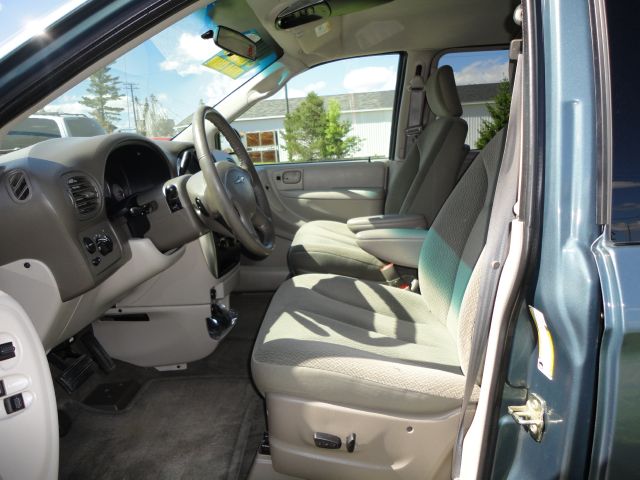 Chrysler Town and Country 2005 photo 20