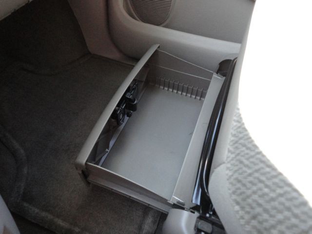 Chrysler Town and Country 2005 photo 28