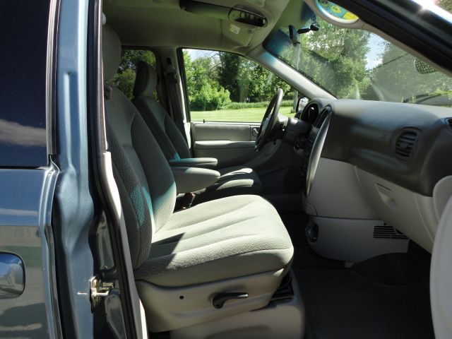 Chrysler Town and Country 2005 photo 38