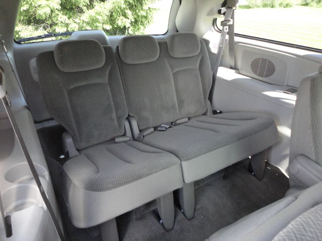 Chrysler Town and Country 2005 photo 39