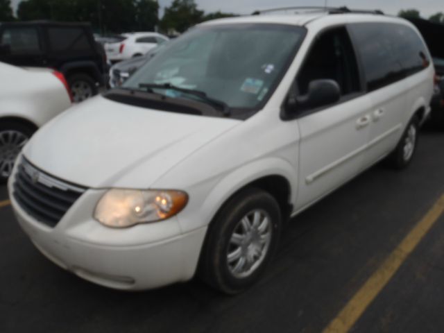 Chrysler Town and Country 3.5 MiniVan