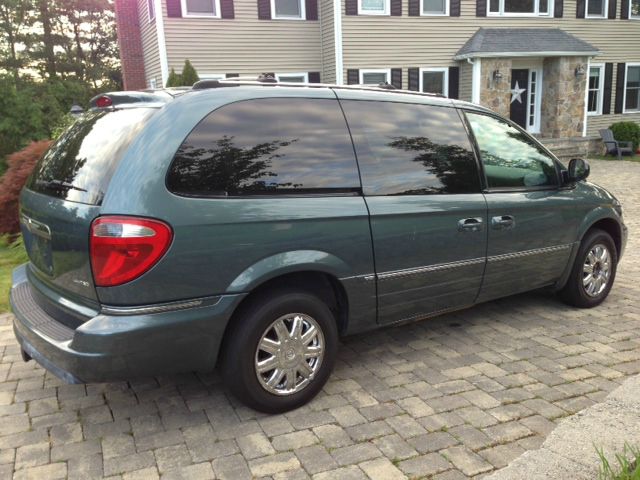 Chrysler Town and Country 2005 photo 5