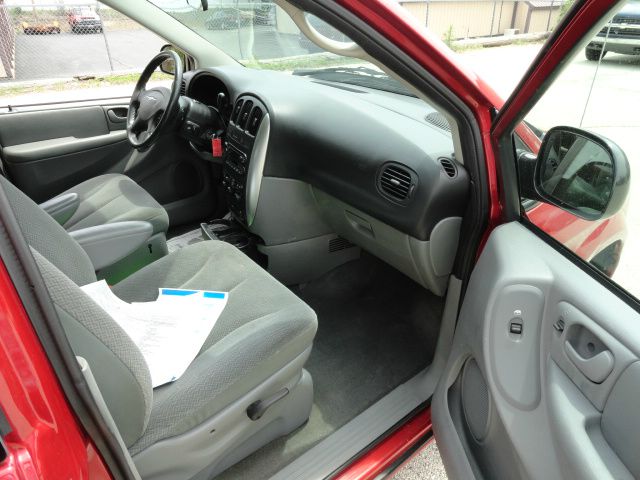 Chrysler Town and Country 2005 photo 12