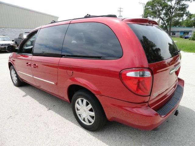 Chrysler Town and Country 2005 photo 13
