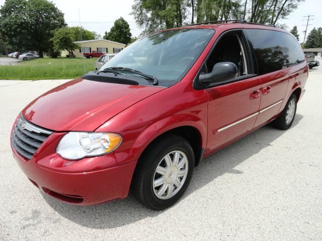 Chrysler Town and Country 2005 photo 15