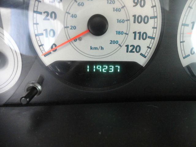 Chrysler Town and Country 2005 photo 4