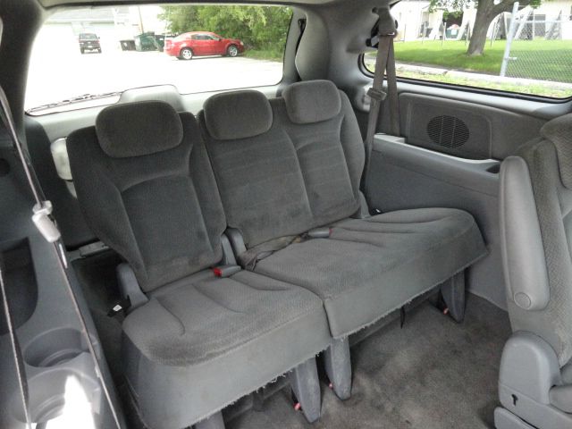 Chrysler Town and Country 2005 photo 6