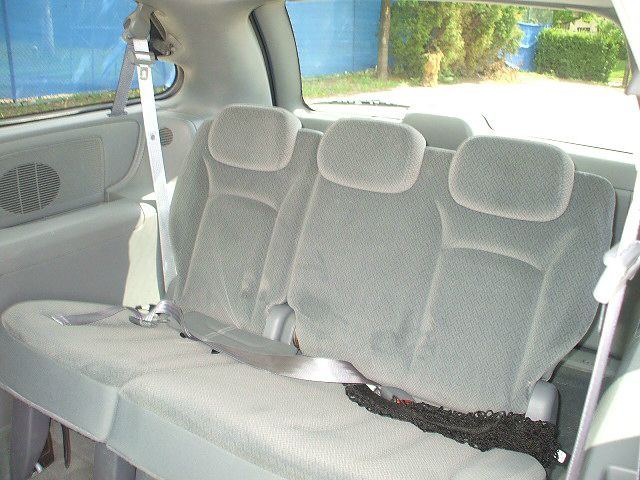 Chrysler Town and Country 2005 photo 4