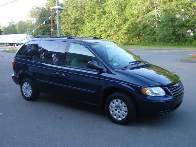 Chrysler Town and Country 2005 photo 10