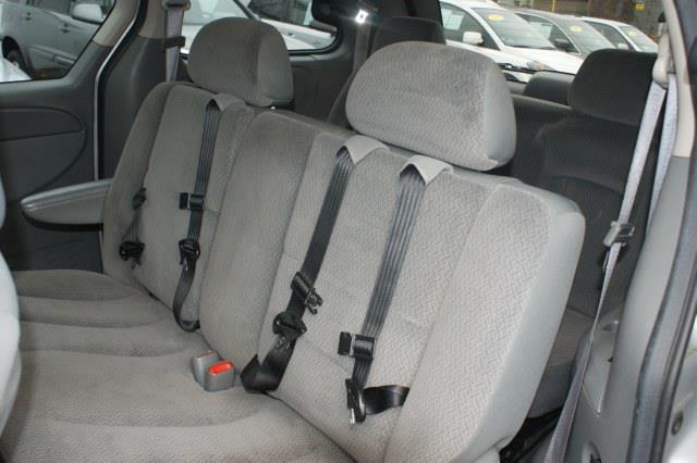 Chrysler Town and Country Laranie MiniVan