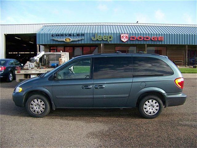 Chrysler Town and Country 2006 photo 8