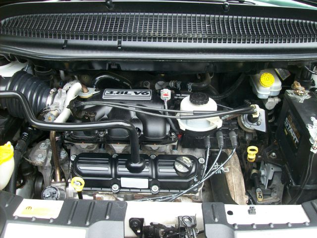 Chrysler Town and Country 2006 photo 11