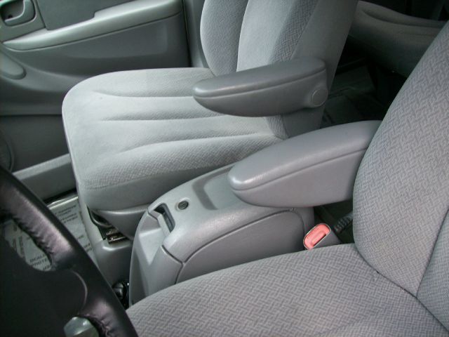 Chrysler Town and Country 2006 photo 12