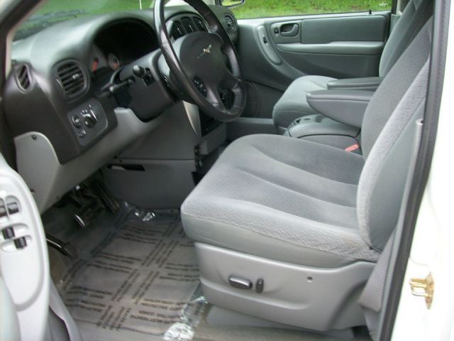Chrysler Town and Country 2006 photo 18