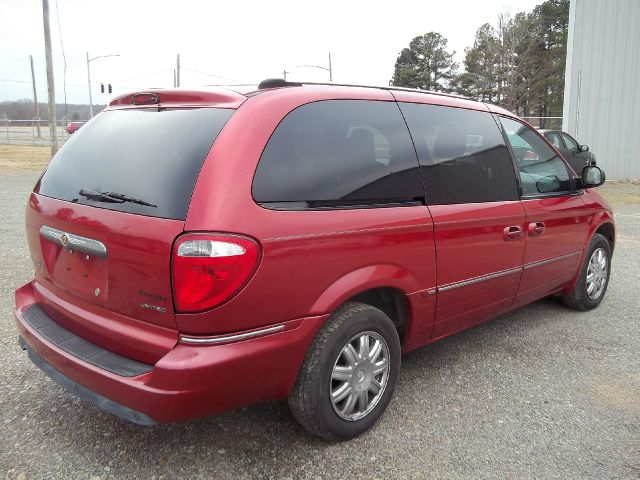 Chrysler Town and Country 2006 photo 3
