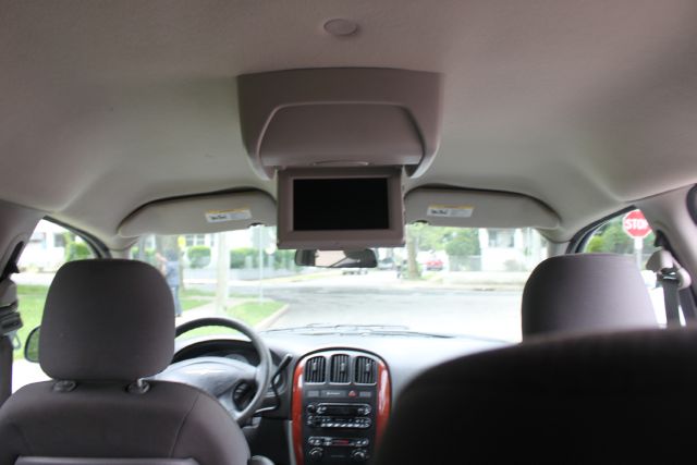 Chrysler Town and Country 2006 photo 11