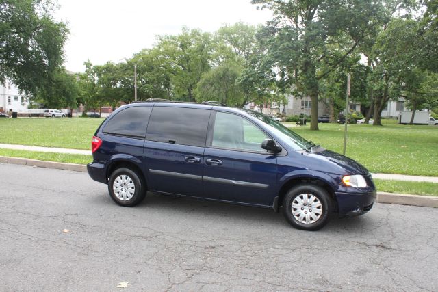 Chrysler Town and Country 2006 photo 14