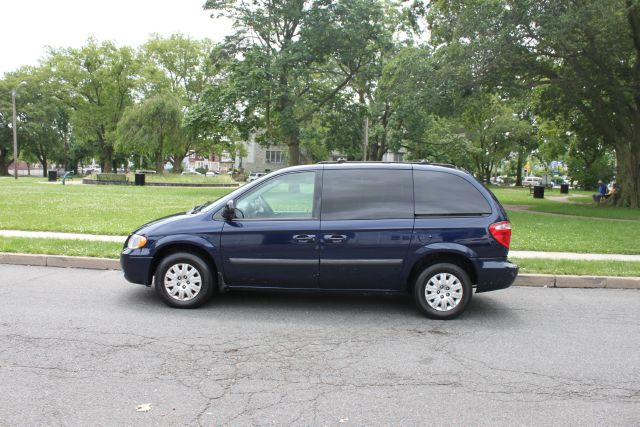 Chrysler Town and Country 2006 photo 20