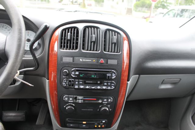 Chrysler Town and Country 2006 photo 8